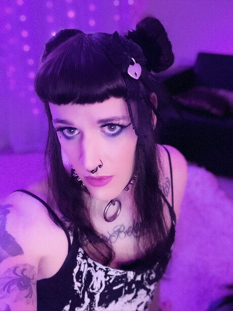 Zoe Deville nice star image