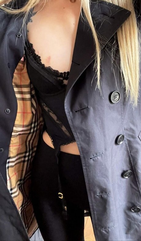 Sarinasong star nudes images