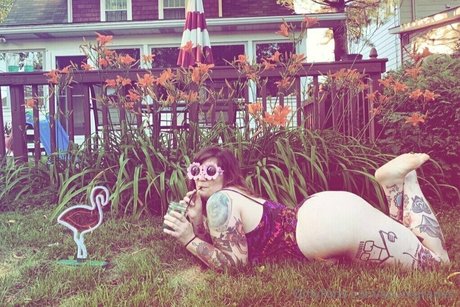 sourxgrapes erotic star photo