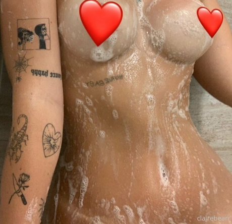 Clairebearr pornstar nude pic