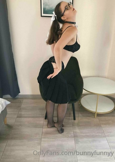 pssy bunny star top gallery