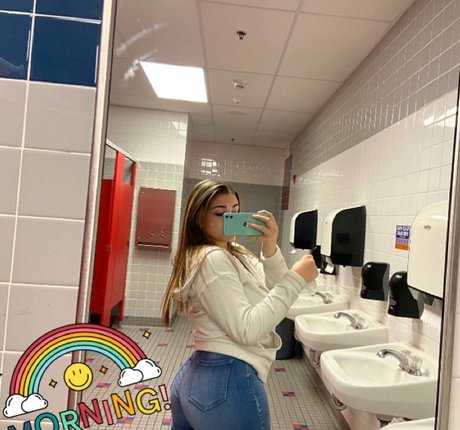 Talea free model pic