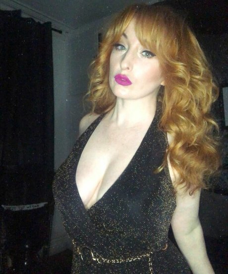 Laura Dawson hot actress image