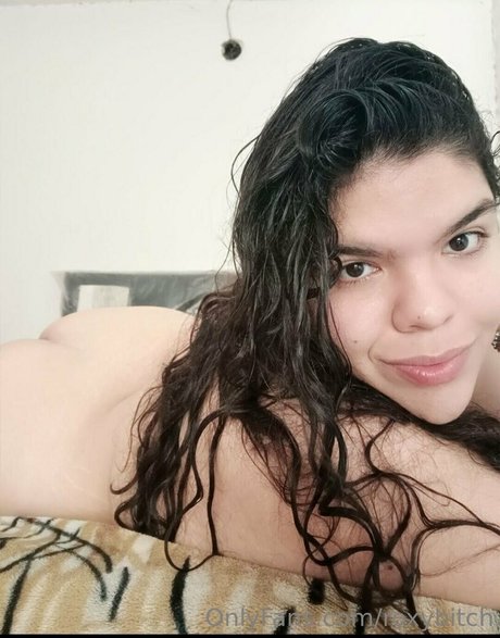 roxybitch beautiful model pic