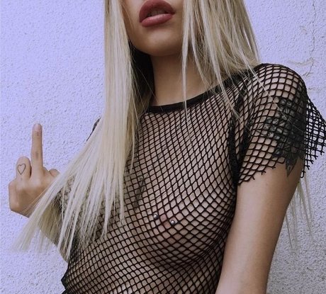 Vicky Balena star perfect images