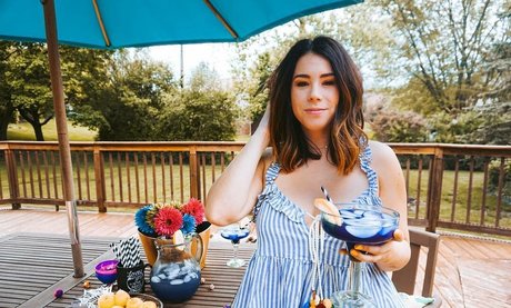 Jillian Rose Reed sex model pic