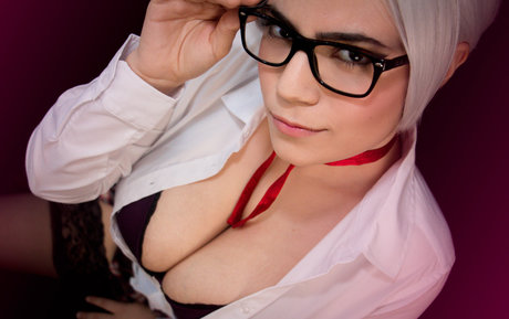 swimming pool onlyfans beautiful picture