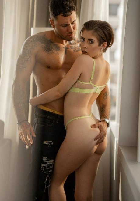 TheAleexa model naked photos