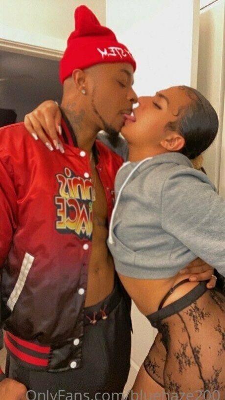 bluehaze200 star naked pic