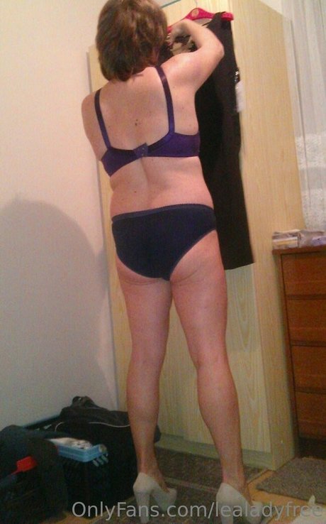 lealadyfree pretty pornstar pictures