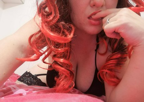 lealadyfree erotic pornstar image