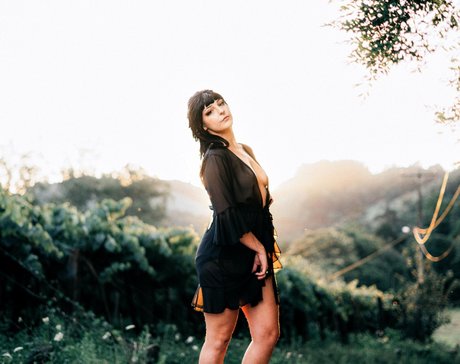 Madu Garbin erotic model images