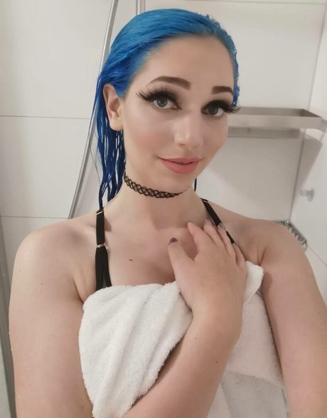 BloodyNyuu model xxx image