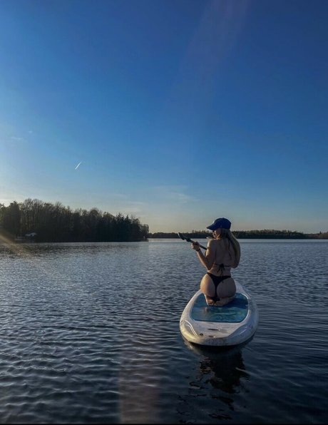 haileyyfriz star pretty picture