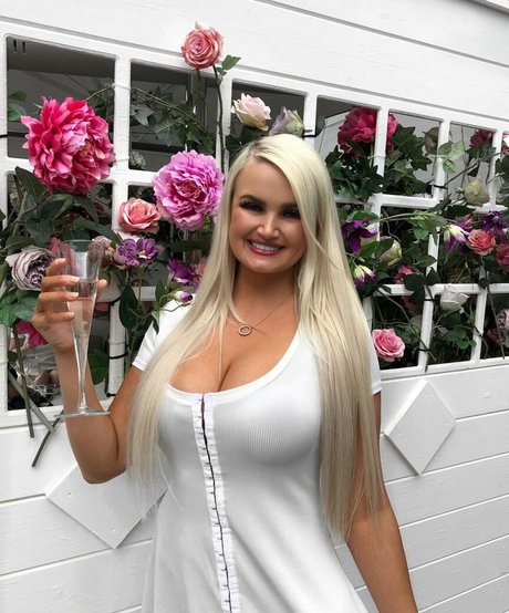 Zandra May pornstar xxx pictures