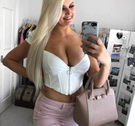 Zandra May hd actress galleries