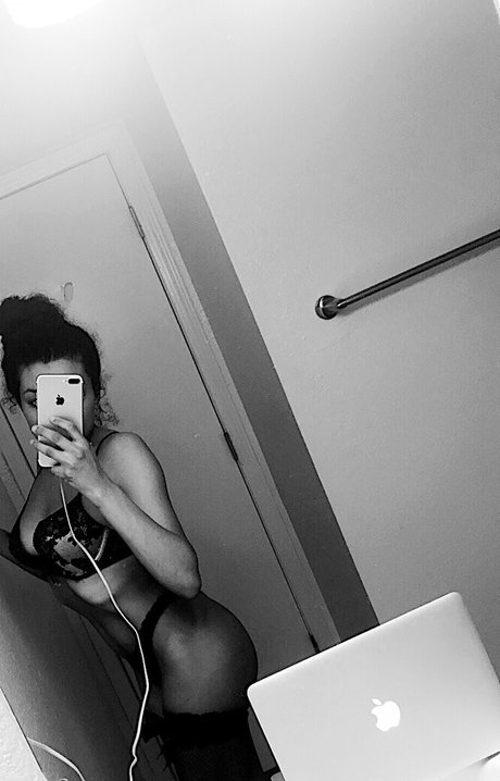 laceycoxx hot pornstar pic