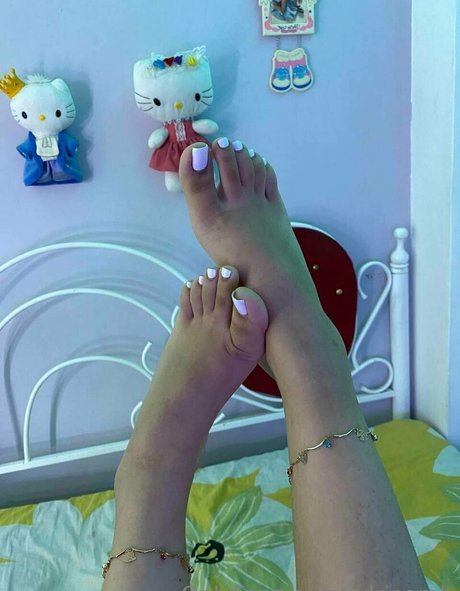 Adrieamb model nude photo