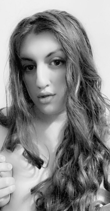 scarlettshadets pornstar adult galleries