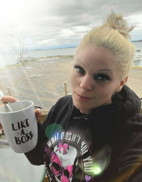 babydollzzzz nude model image