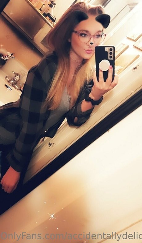 accidentallydelicious art pornstar img