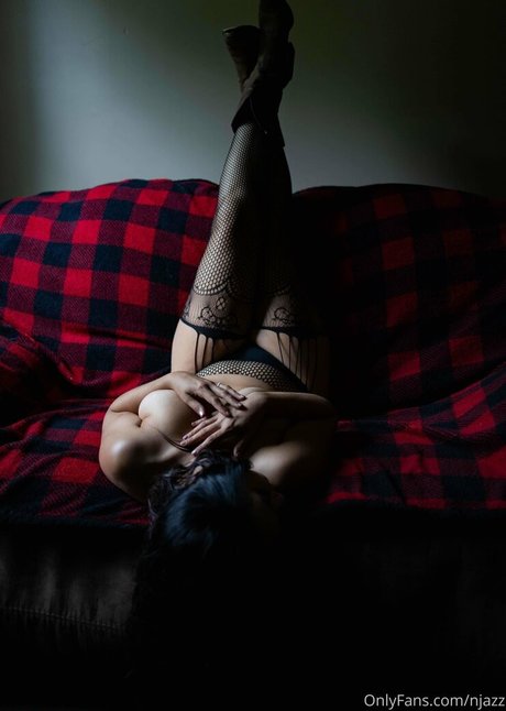 naughty wife life art model img