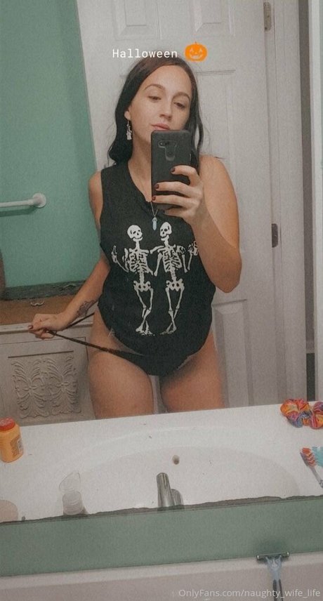 naughty wife life star exclusive pictures