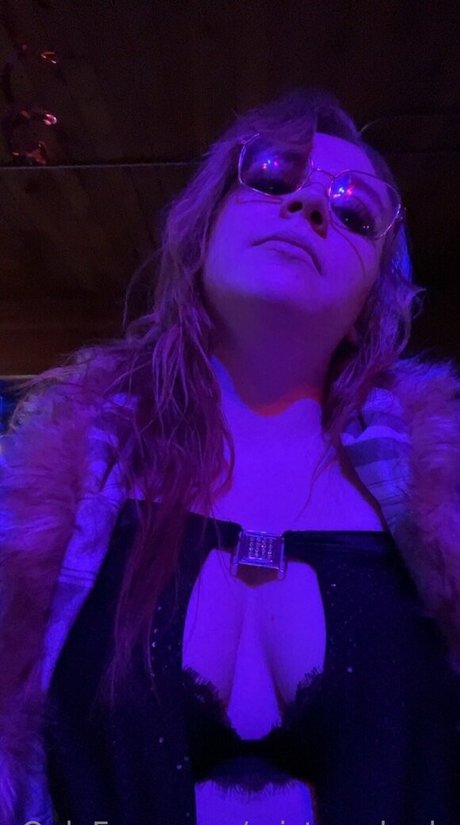 mistresskarly nice star pictures