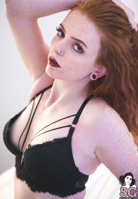 Akaivykush model nudes pic