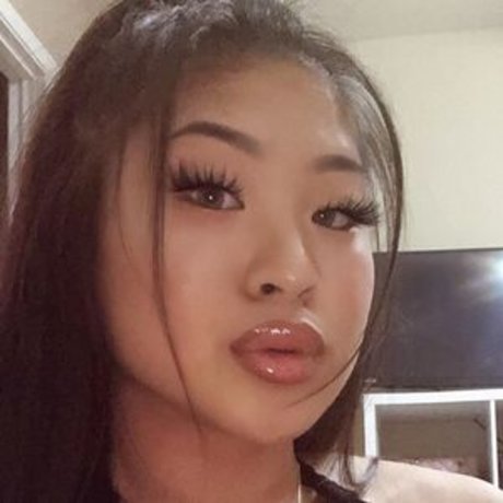 Crybabyxnina model image