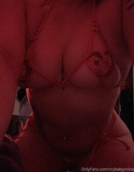 Crybabyxnina naked star image