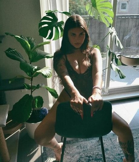 Angela Amethyst sexy pornstar pic