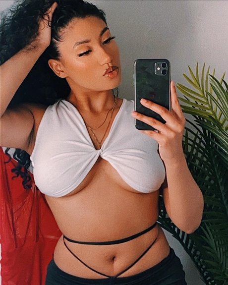 Tamia J model erotic photos