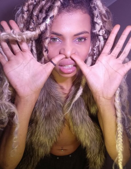 feliciathunnder top star pictures