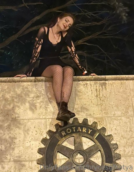 brycesgfkatya art star galleries