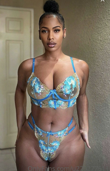 Leiza Mae Keane star nudes pic