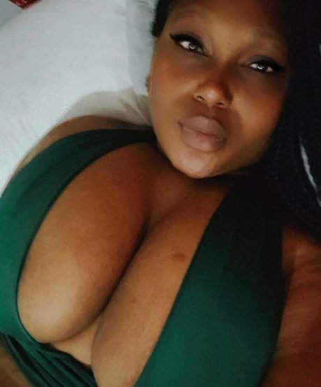 daagobbler pornographic model archive