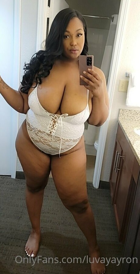 daagobbler star nude image