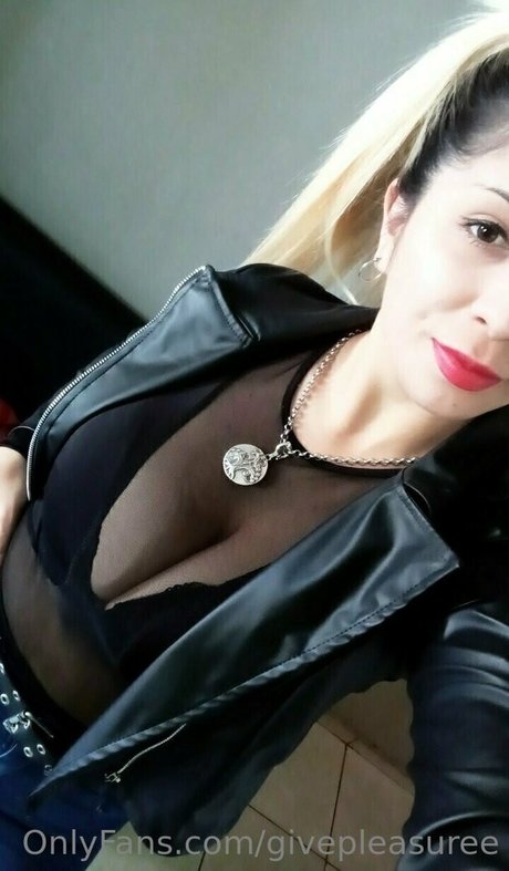 givepleasuree nudes actress images