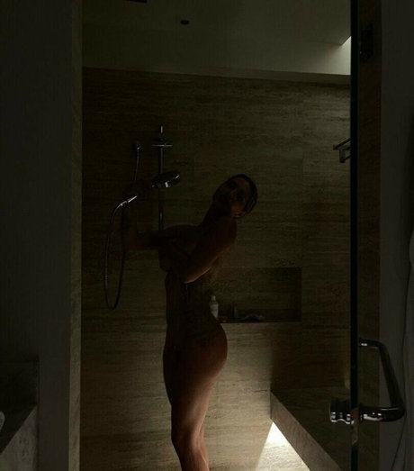 Raha Vakili nudes pornstar pics