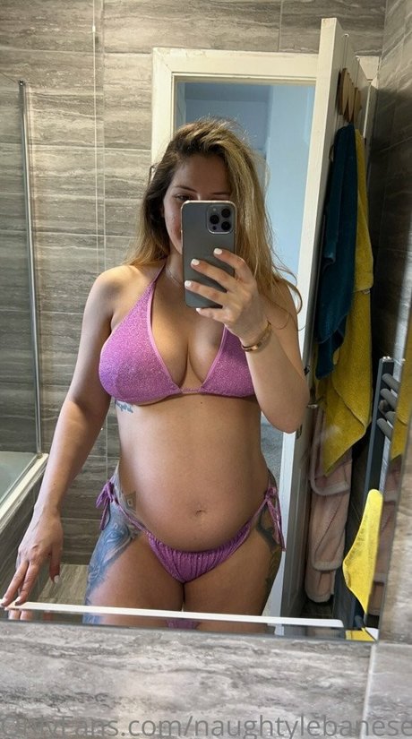 Naughty Lebanese model pornographic photo