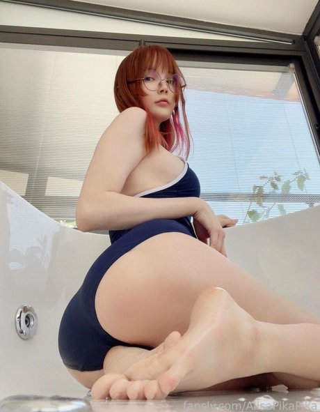 AlisaPikaPika porn model picture