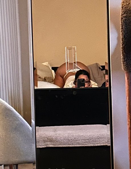 jeannnnnnn model top photo