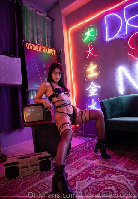 lucyannebrooks pornstar nice gallery