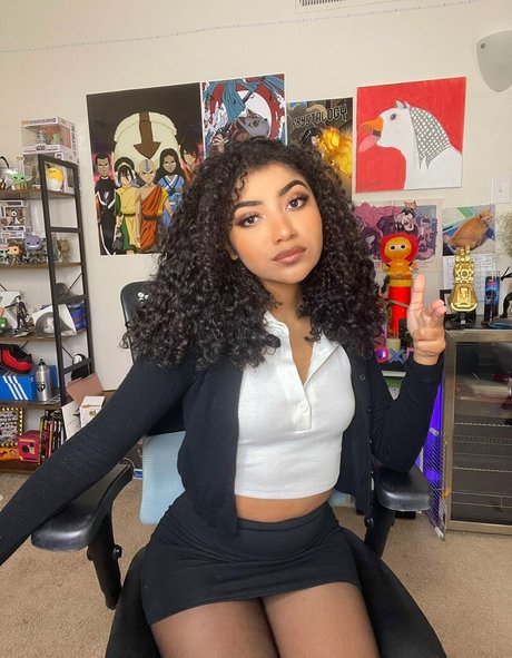 krystalogy model high quality gallery