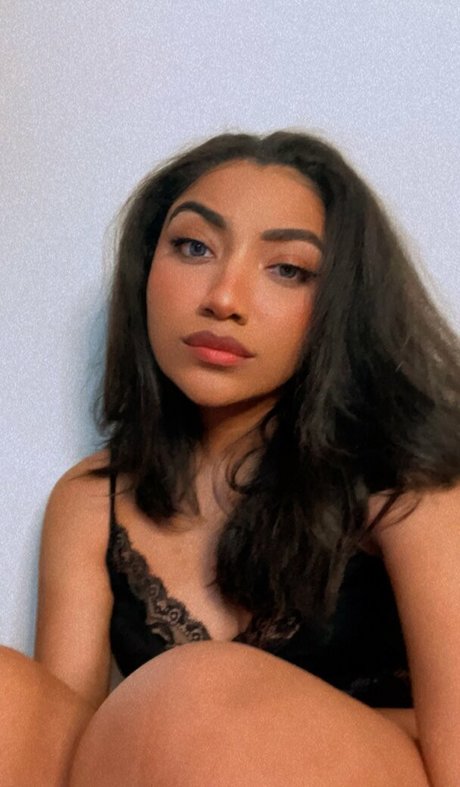 krystalogy sex model pic