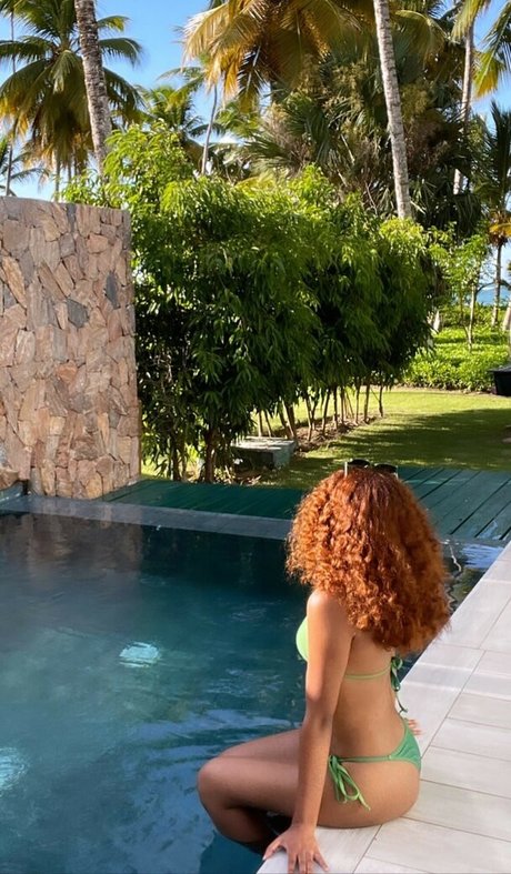 krystalogy nudes model photo