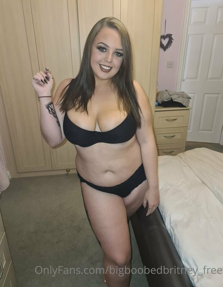 bigboobedbritneyvip model hd pic