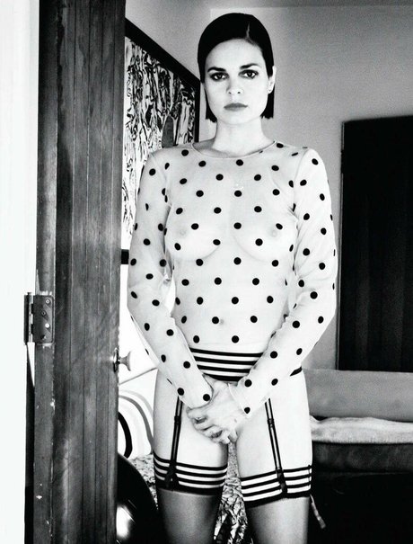 Lina Esco hd star photos