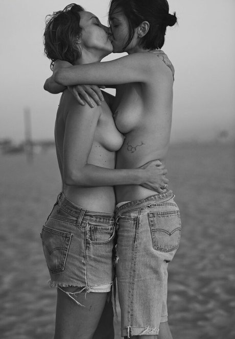 Lina Esco model perfect image